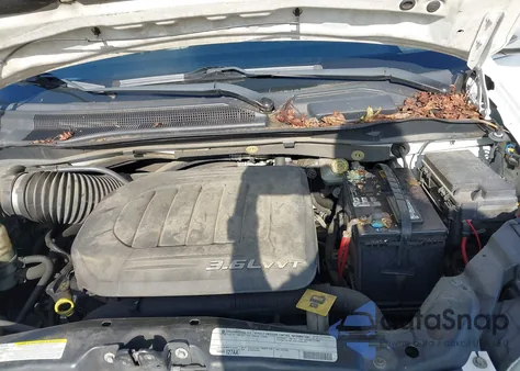 2011 Chrysler Town & Country Touring-L z USA, uszkodzony, nr VIN 2A4RR8DGXBR703420